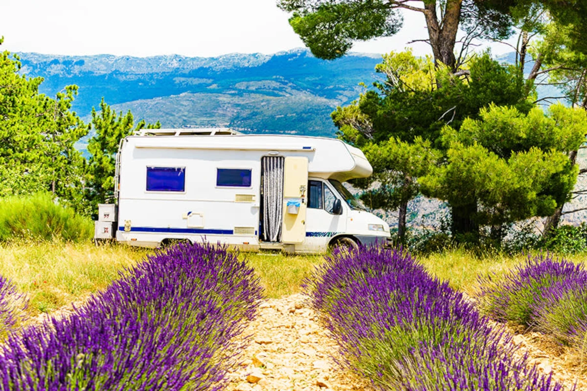 Lee más sobre el artículo Los Mejores Destinos para Viajar en Autocaravana por Europa